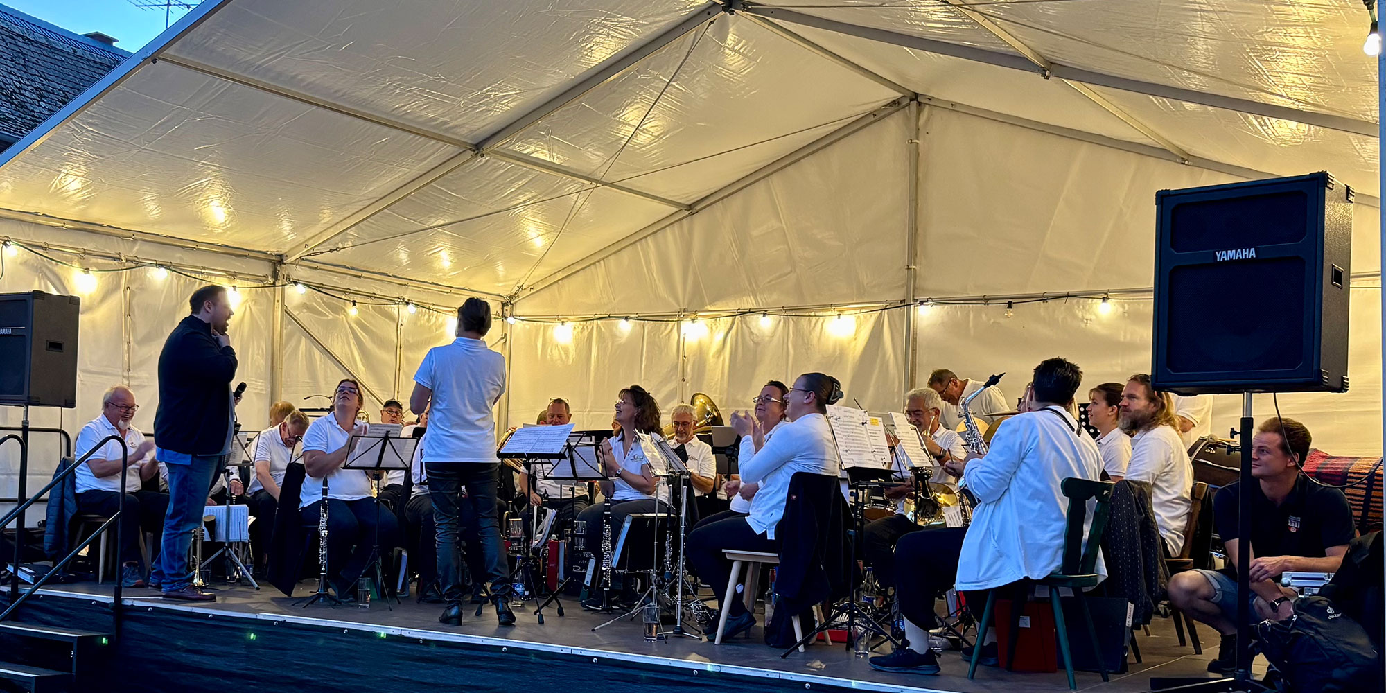 Kerb-Finale mit dem Wiesbachtal Orchester